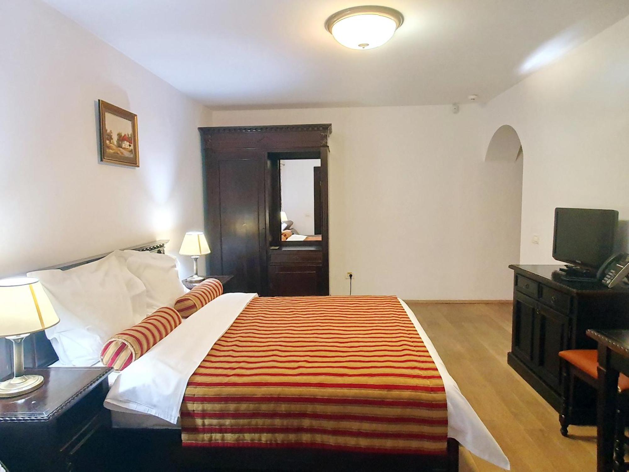 Vila Leonida - Resort Leonida Busteni Ngoại thất bức ảnh
